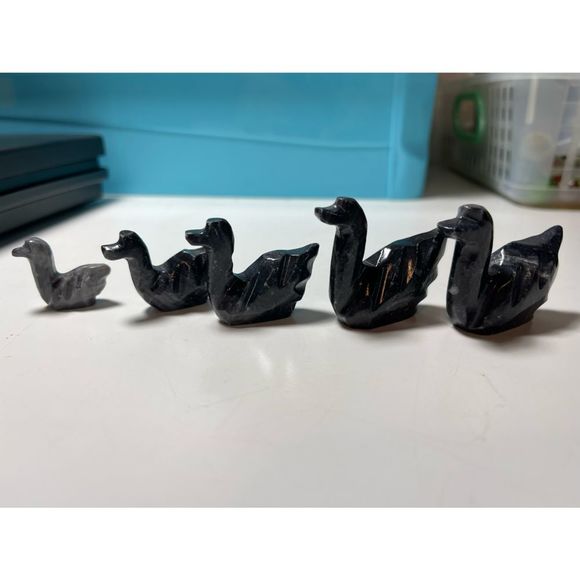 Black Marble Swans (5) - Picture 1 of 6